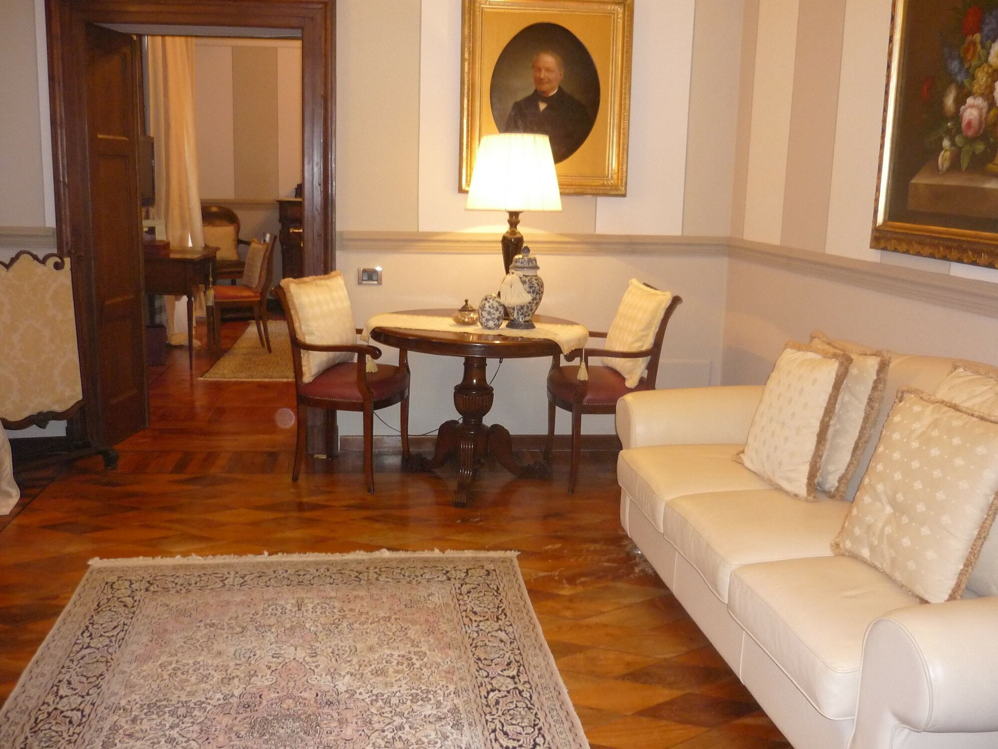 Hotel Villa Beccaris Monforte dʼAlba Exterior foto