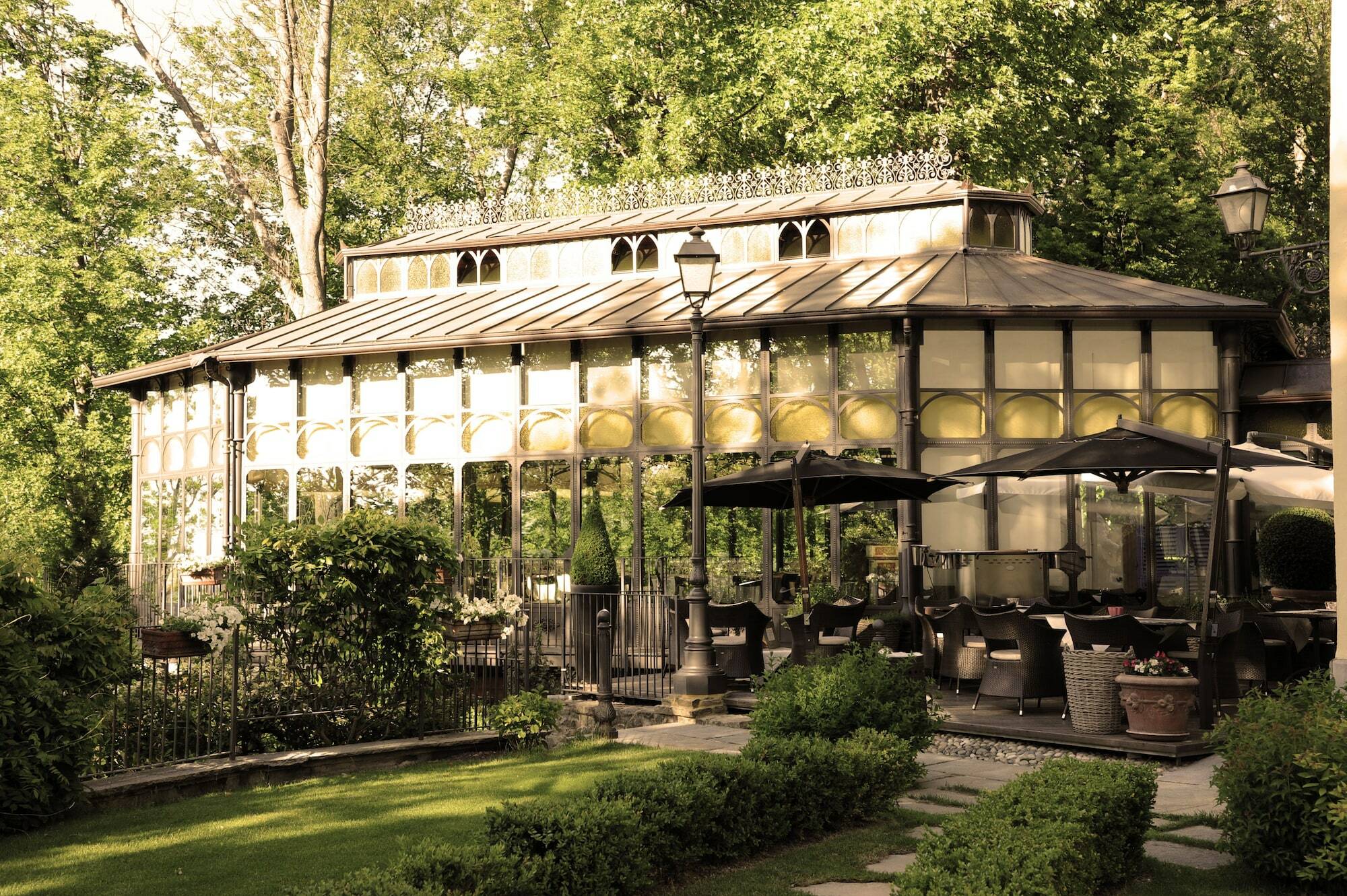 Hotel Villa Beccaris Monforte dʼAlba Exterior foto
